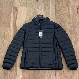 Tumi Women’s Sleek Black Puffer travel Jackets